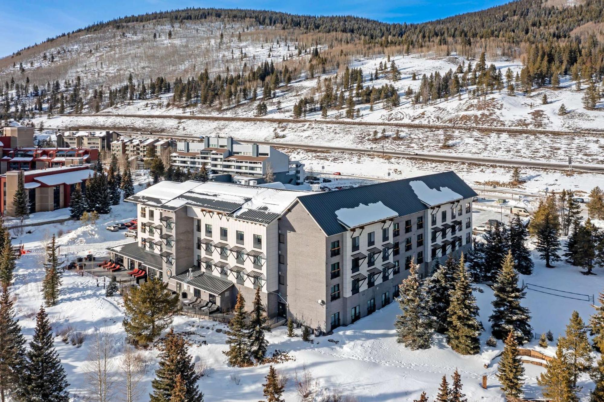 Cambria Hotel Copper Mountain Frisco Exterior photo
